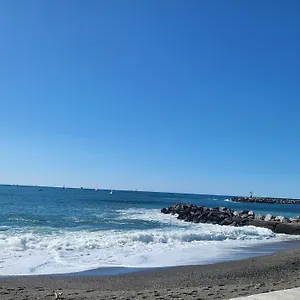 Appartamento La Casetta A Due Passi Dal Mare, Genova