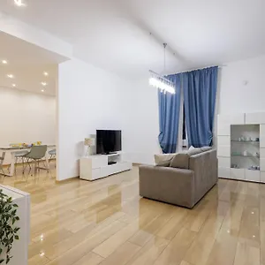 Lux With Parking Apartamento